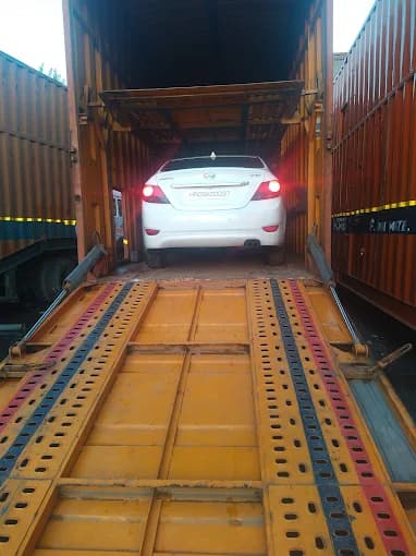 Car Secure vehicle transport by Gati Shifting Packers